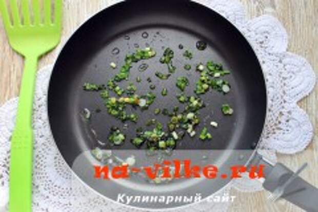 Каннеллони с говяжьим фаршем под соусом бешамель