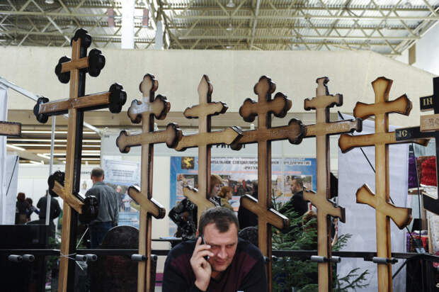 Выставка похоронной моды в Москве (50 фото)