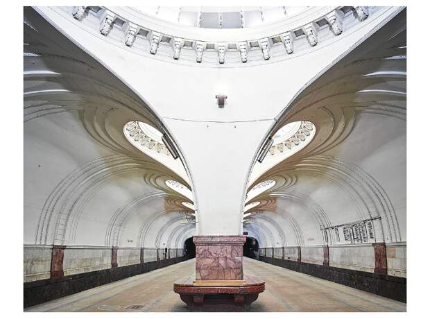 Канадский фотограф создал невероятную серию снимков московского метро Канадский фотограф создал невероятную серию снимков московского метро