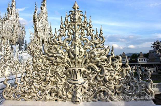 Храмовый комплекс Ват Ронг Кхун (Wat Rong Khun) в Таиланде (20 фото) Храмовый комплекс Ват Ронг Кхун (Wat Rong Khun) в Таиланде (20 фото)