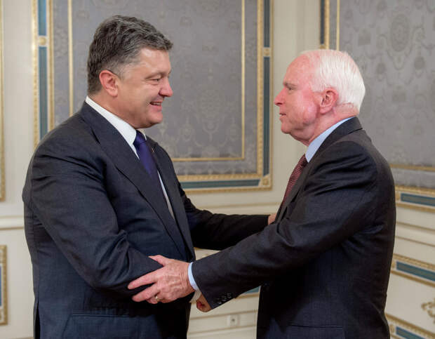 Мнение: в словах Порошенко Запад увидит лояльность себе и вражду с РФ