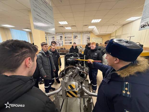 Студенты Рязанского колледжа электроники увидели будущее десантников изнутри
