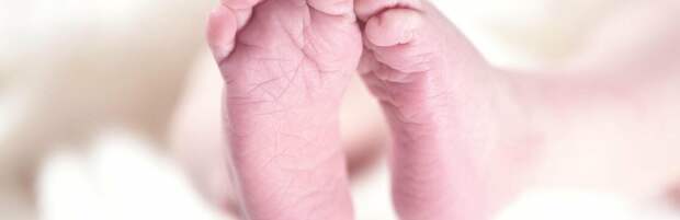 Врачи спасли жизнь беременной женщине и её недоношенной дочери в Алматы