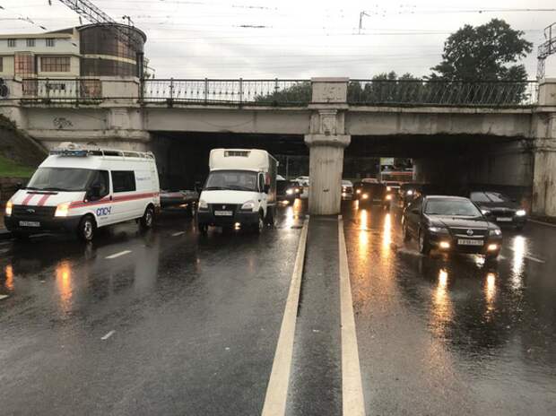 В Краснодаре после ливня восстановлено движение транспорта