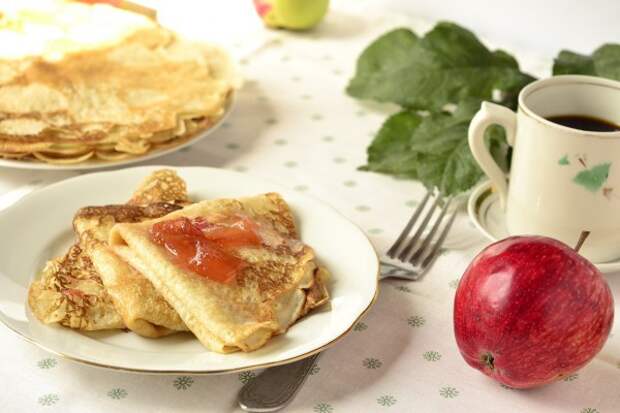 Блины с яблочной начинкой