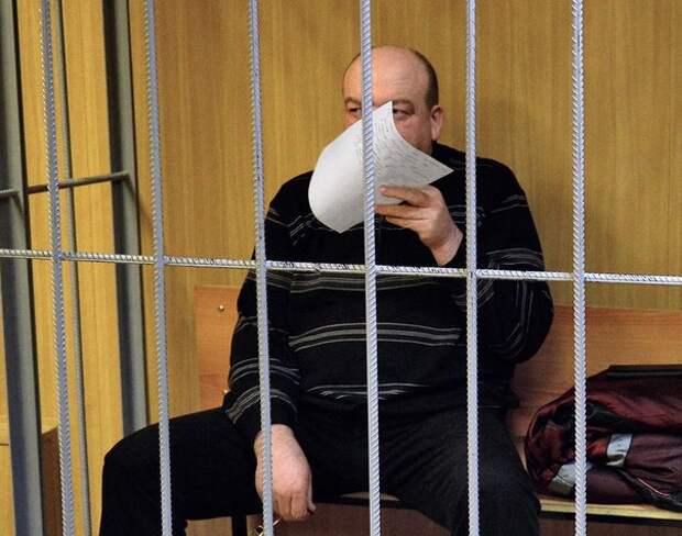 Суд арестовал бывшего главу Федеральной службы исполнения наказаний Александра Реймера. Его обвиняют в хищении трёх миллиардов рублей: 