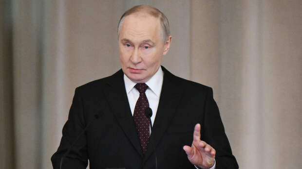 «Точнейшие и тончайшие нюансы: Путин о вероятности замены человека на ИИ в суде
