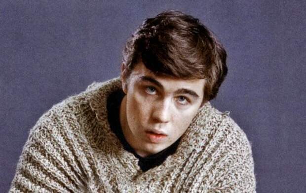 Чем зарабатывали на жизнь отечественные знаменитости до народной славы