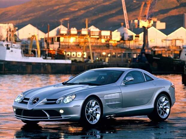 Mercedes-Benz SLR McLaren имел мотор мощностью 680 л.с./ Фото: drom.ru