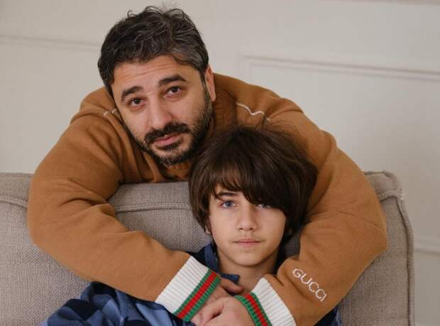 Режиссер Сарик Андреасян опубликовал фото с первенцем