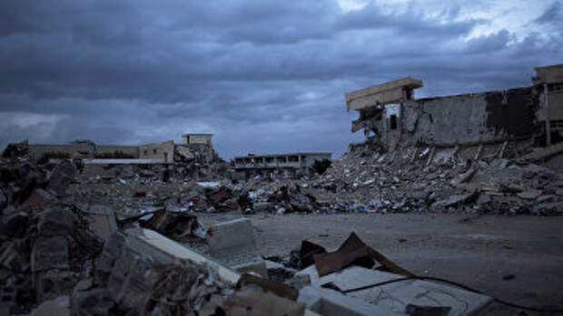 Разрушенные казармы Баб-аль-Азизия в Триполи, Ливия. 2013 год