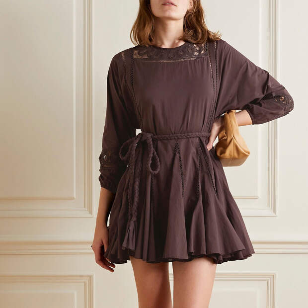 Фото взято с интернет-магазина https://www.net-a-porter.com/