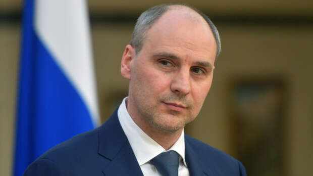 Паслер пообещал юридическую помощь прорывавшемуся к нему на митинге мужчине