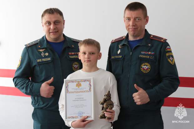 В Узловском районе 13-летний мальчик спас из горящего дома своих братьев