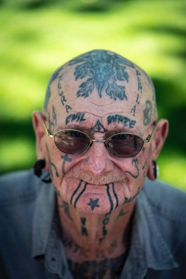 Во-первых, многие татуировки выцветают интересное, люди, пожилые, странные, тату, факты, что творят