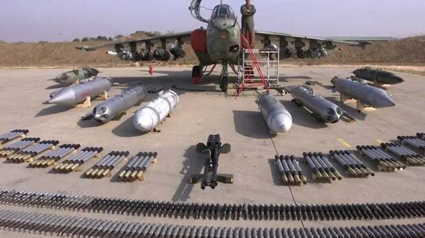 Буквально недавно, в статье про Як-130М (Як-130М: учебный или боевой?) мельком позволил себе сравнение с Су-25.-10