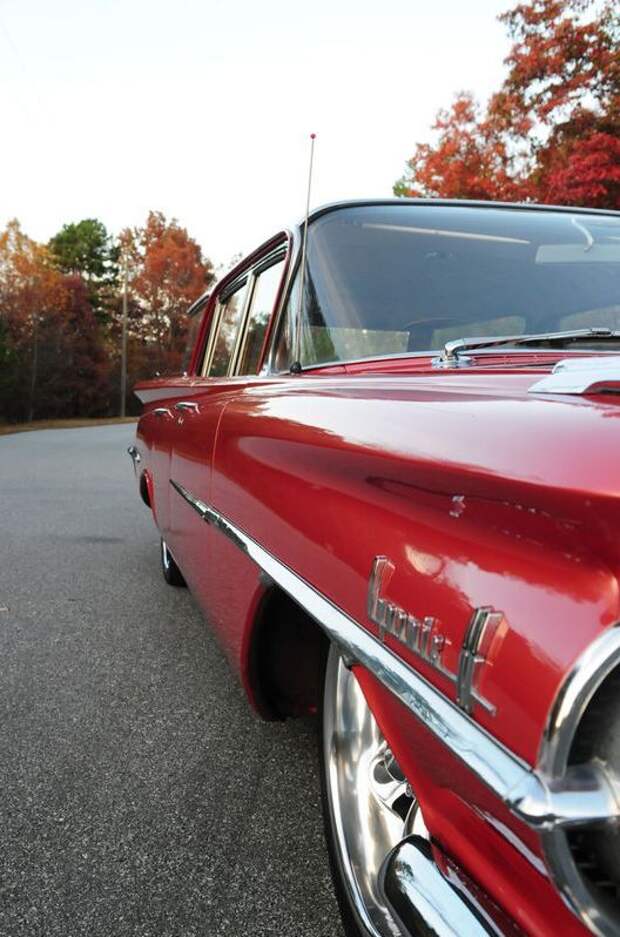 Тюнингованный 1959 Oldsmobile Dynamic выставлен на торги (15 фото)