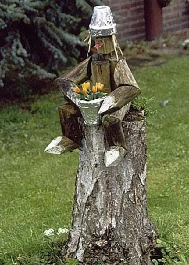 сказочный дровосек в саду