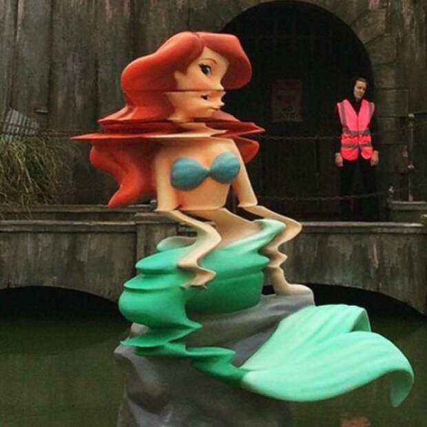 В Великобритании открылся мрачный «Диснейленд» - Dismaland (21 фото)
