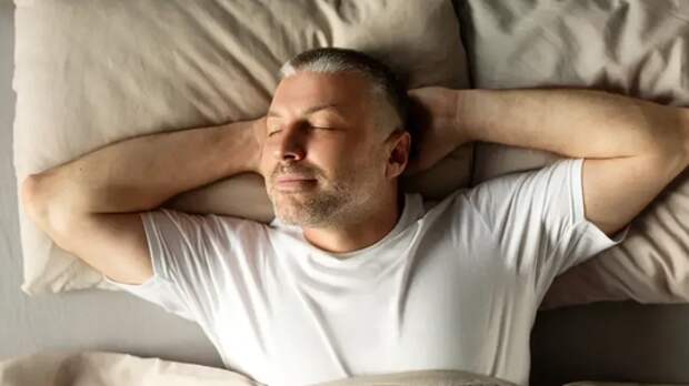 -Подъем, вставай готовь мне завтрак, мужчина в доме! Заявил ухажер в 8 утра в выходной, после ночевки у меня. Решила проучить. Сбежал быстро