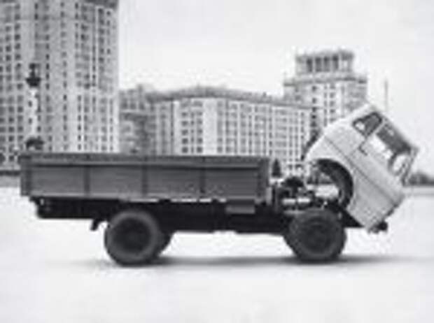 Кабина бескапотника откидывалась на 45°.