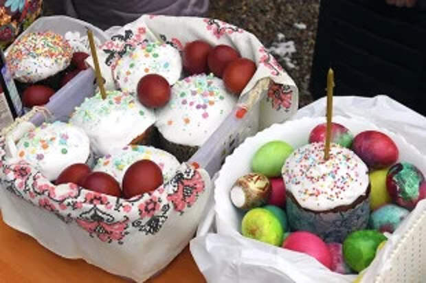 Чудо на столе. Священник рассказал, как печь куличи и красить яйца на Пасху