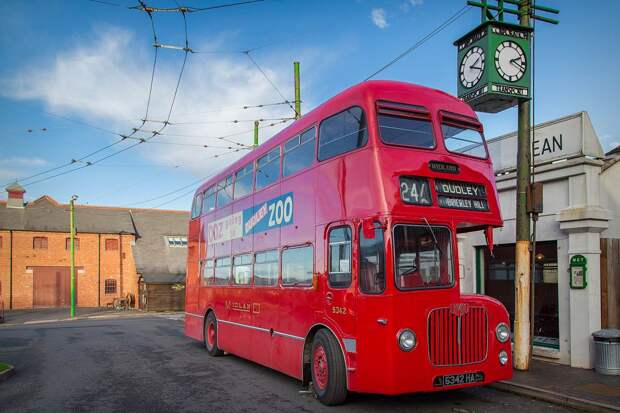 Routemaster- красный лондонский автобус Routemaster, даблдекер, лондонский автобус
