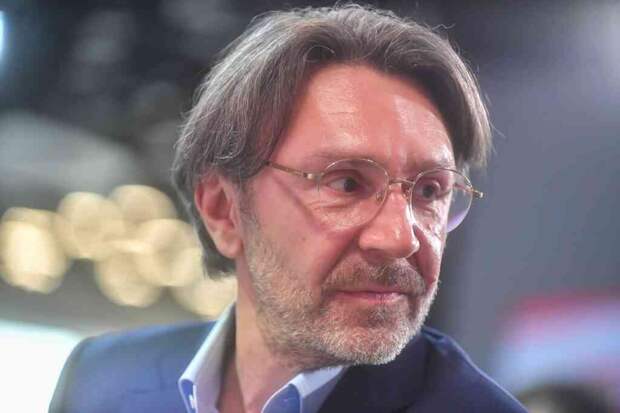 Сергей Шнуров снял порчу с Байкала от «лизунов»