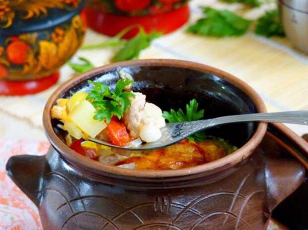 Жаркое в горшочках - пошаговый кулинарный фото-рецепт