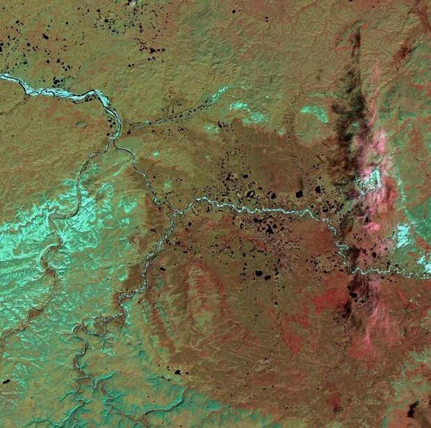 Изображение взято с сайта https://images.fineartamerica.com/images-medium-large-5/popigai-crater-nasa.jpg