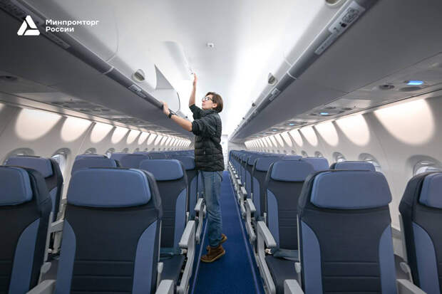 Минпромторг показал собранный по серийной технологии импортозамещенный Superjet