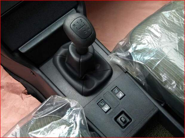 Новенький законсервированный Mercedes-Benz E-class W123 (14)