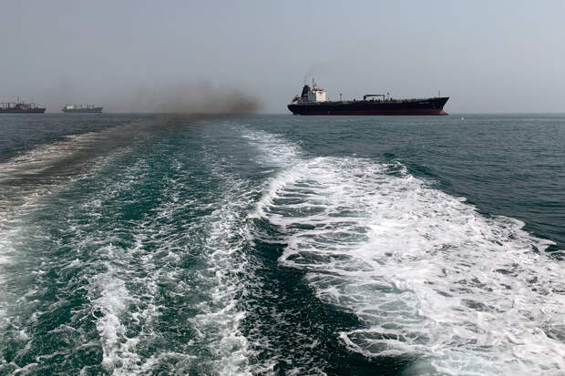 Входящие в Персидский залив суда лишатся страховки от военных рисков