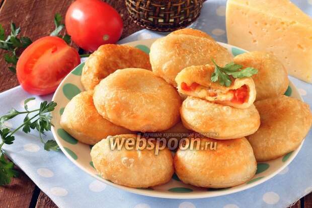 Фото Пирожки бомбочки с помидорами