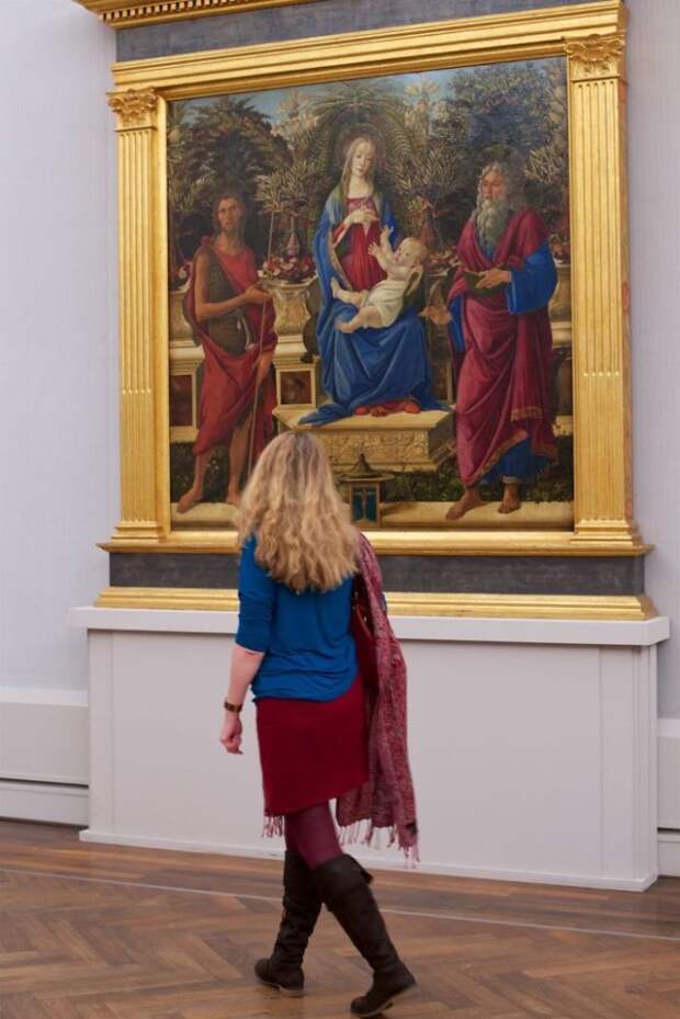 https://i0.wp.com/antipriunil.ru/wp-content/uploads/2017/10/Photographer-goes-through-the-museums-to-capture-the-similarities-between-the-paintings-and-the-visitors-and-the-result-will-impress-you-59e6fb349521b__700.jpg?resize=680%2C1019&ssl=1