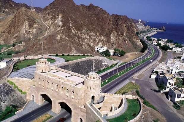 Султан был консерватором до мозга костей и всячески противился реформам и развитию страны / Фото: experienceoman.om Султан был консерватором до мозга костей и всячески противился реформам и развитию страны / Фото: experienceoman.om