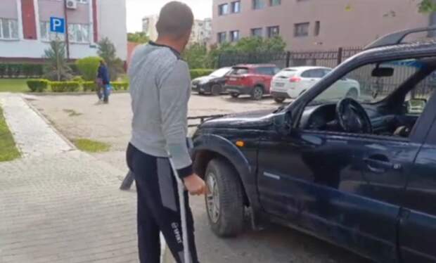 В Астрахани участник СВО не смог воспользоваться парковкой для инвалидов