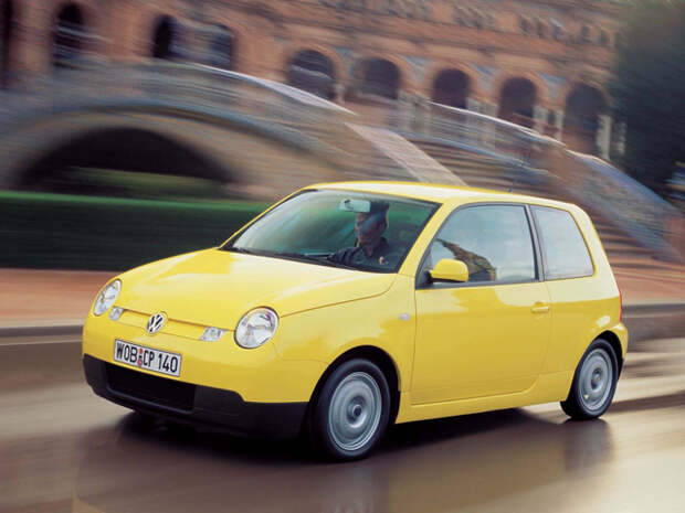 На фото автомобиль Volkswagen Lupo На фото автомобиль Volkswagen Lupo