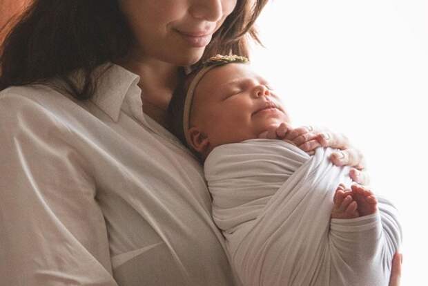 Сестра Жанны Фриске поделилась фотосессией с двухмесячной дочкой