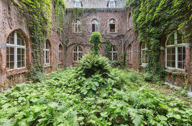 Заброшенный монастырь в Бельгии европа, заброшенные места, фотографии