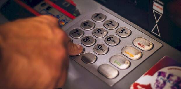 В Барнауле пенсионерка отдала мошенникам почти 1 млн рублей