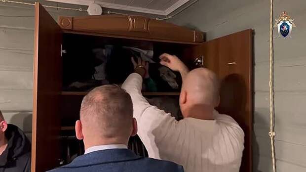 Обыск у главы Минстроя российского региона попал на видео