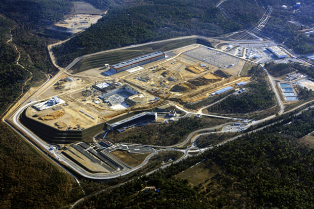 Строящийся токамак ITER