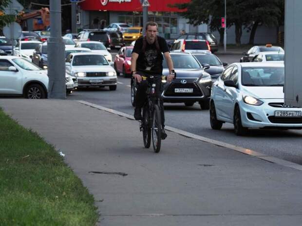 Чаще всего велосипедисты попадают в ДТП либо во дворах, либо на пешеходных переходах/ Фото: О. Чумаченко, Звездный бульвар