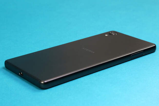 Смартфон Sony Xperia X