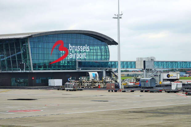 RTBF: в аэропорту Брюсселя начались задержки рейсов из-за поломки сканеров паспорта