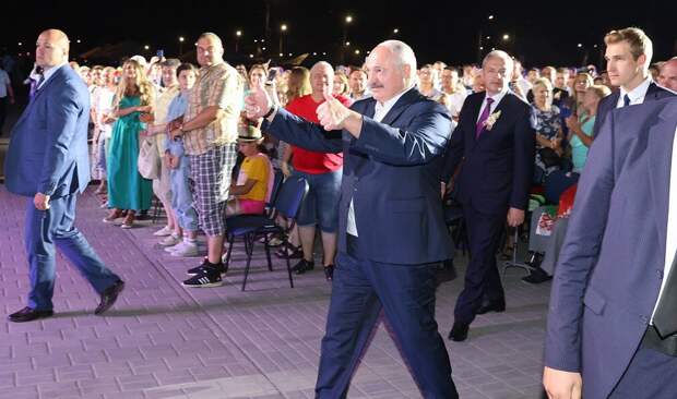 Лукашенко рассказал о стоявшей в МИД Беларуси тишине. Пока он «не топнул ногой»