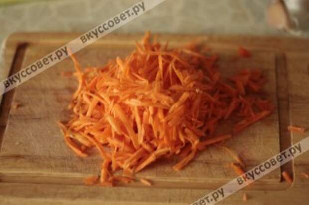 Морковь трем на терке с большими делениями