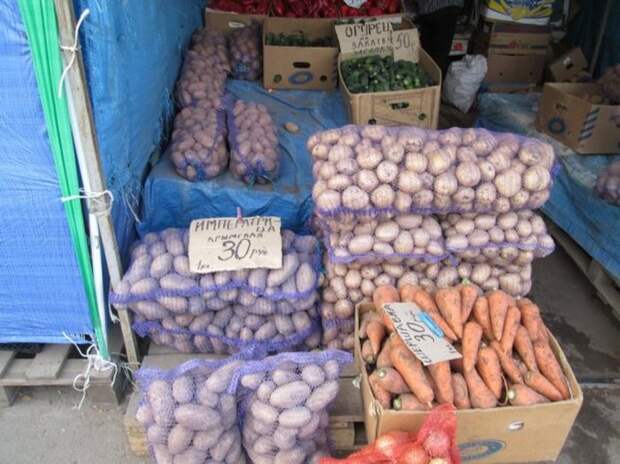 Последствия продуктовой блокады Крыма в Симферополе (17 фото)