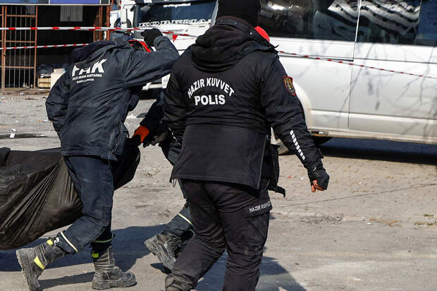 Неизвестный устроил стрельбу в турецкой школе